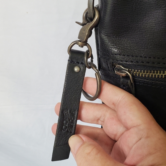 Frye and Co. Women's Riley leather Crossbody chain strap purse/ bag - Picture 2 of 11